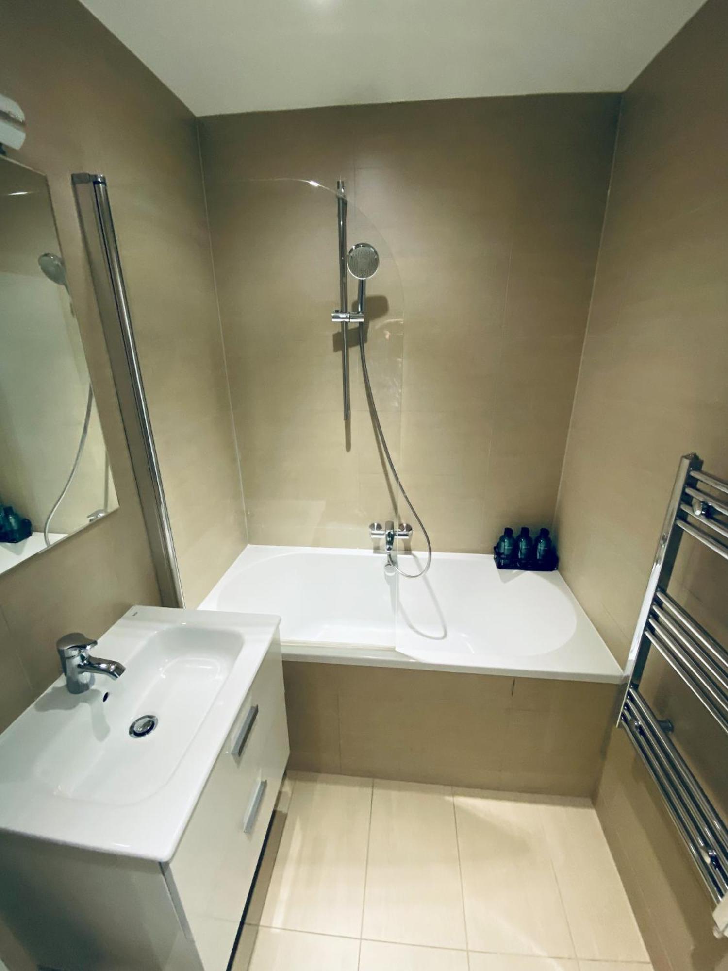 2 Bedroom Flat - 2 Bath - 15 Min Camden Town Londen Buitenkant foto